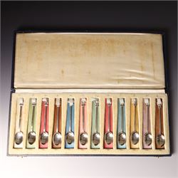 Cased set of silver Signs of the Zodiac spoons each with a different terminal L11cm London...