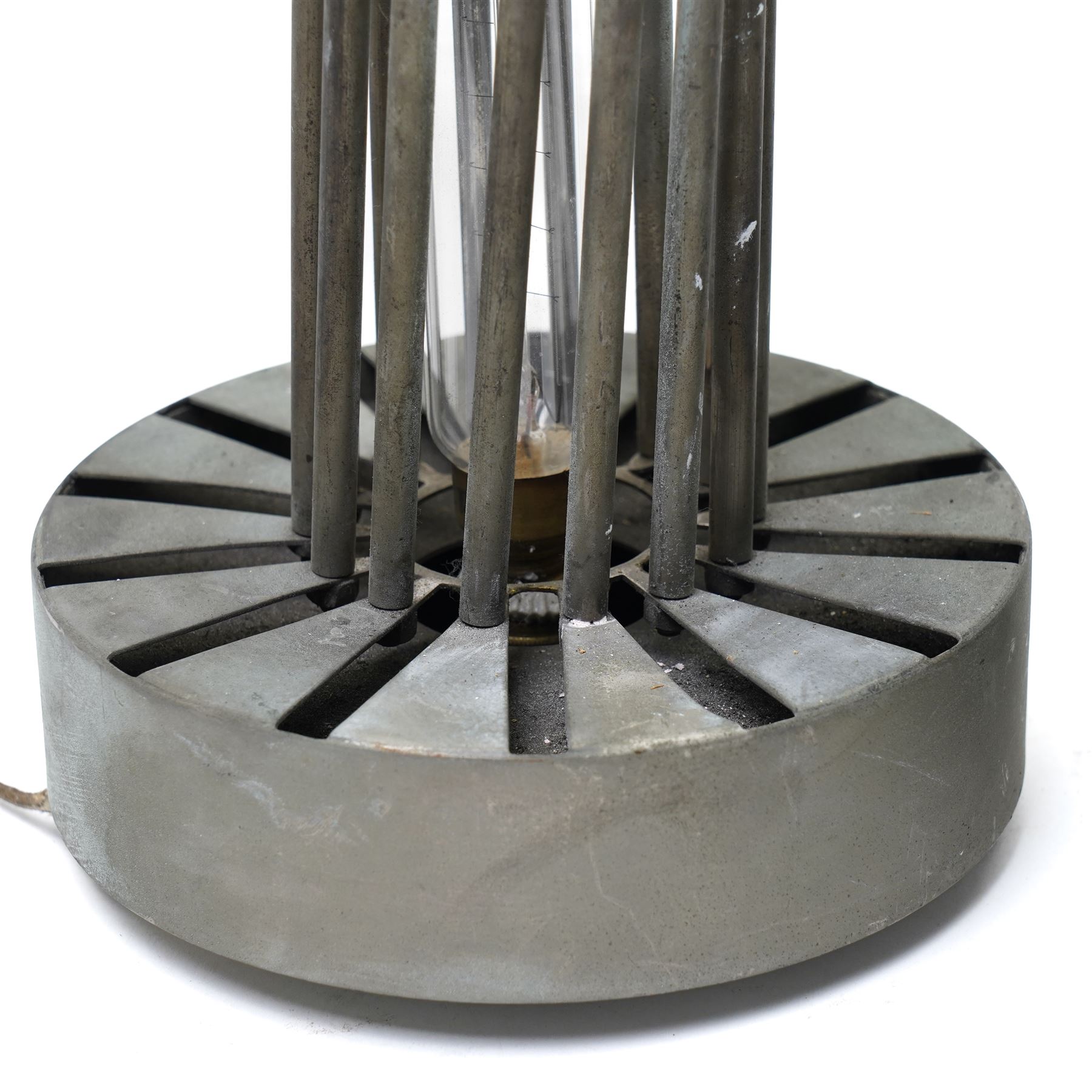 Maison Desny (1927-1933) - Pair of French art deco table lamps, 1920s/1930s, of unique stylised form, stamped 'Desny Paris Made in France Depose', H22.5cm 
Notes: Another pair of the same design was sold at Christie's 'Arts Décoratifs du XXe siècle et Design' Sale, Paris, Nov 21, 2012, Lot 31. 
Provenance: property of a Nobleman