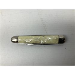 Eighteen pocket knives including examples by Richards of Sheffield, knife  commemorating the Royal Wedding 29th July 1981 etc