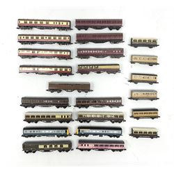 'N' gauge - Graham Farish Class 101 DMU powered car No.W50303 and dummy car W50330; together with twenty-one assorted passenger coaches by Graham Farish etc including Pullman, teak finish, LMS etc; all unboxed (23)