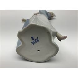 Three Lladro figures of ladies comprising 'The Flirt' model no 5789, 'Ingenue' model no 5487 and 'Carefree' model no 5790, all with boxes