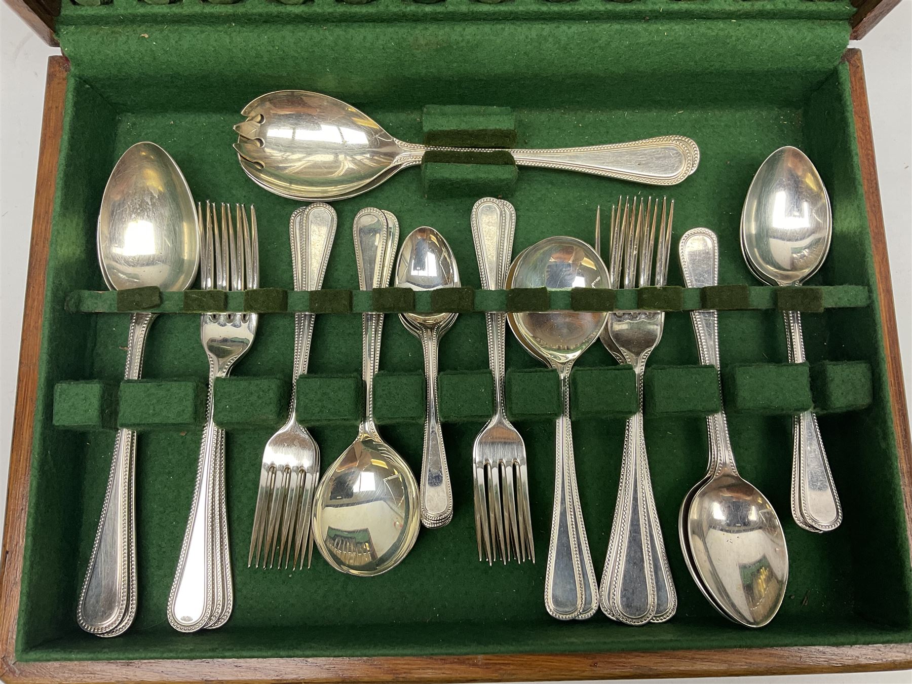 United Cutlers Sheffield silverplate canteen of cutlery for six