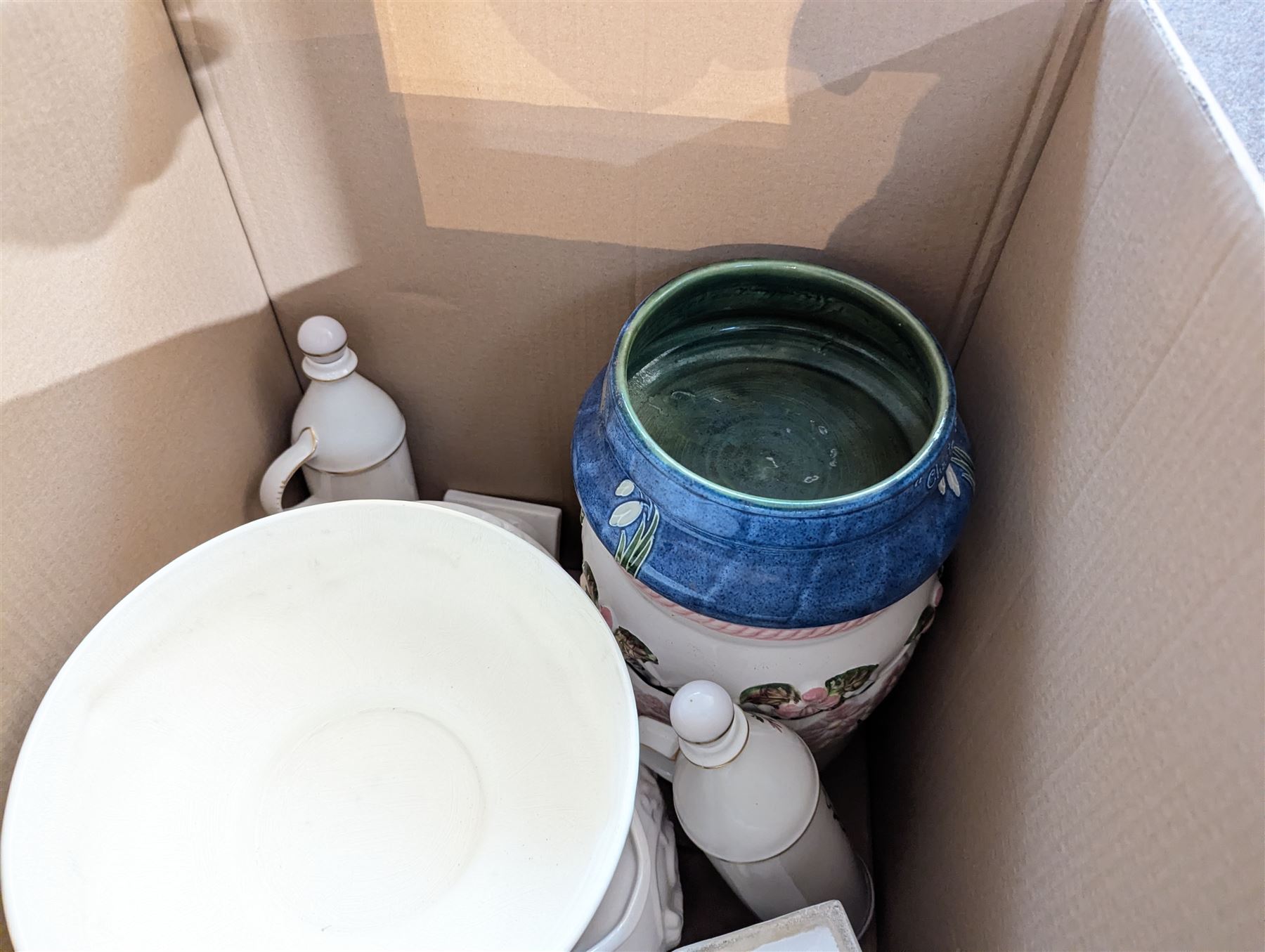 Three boxes of mixed porcelain planters, pots, jardenieres, stands, etc Provenance: from the Kirkham Hall estate.