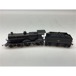 Hornby '00' gauge -Railroad Early BR Class 9F locomotive no. 92027, Class 2P 4-4-0 locomotive no. 40663 and Schools Class 4-4-0 locomotive 'Winchester' no. 30901, all DCC ready (3)