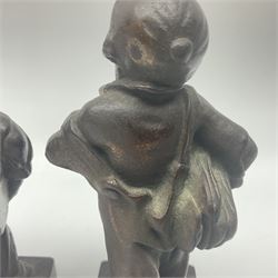 Pair of cast iron Qualcast advertising figures of news boys marked 'Speshul',  H18cm