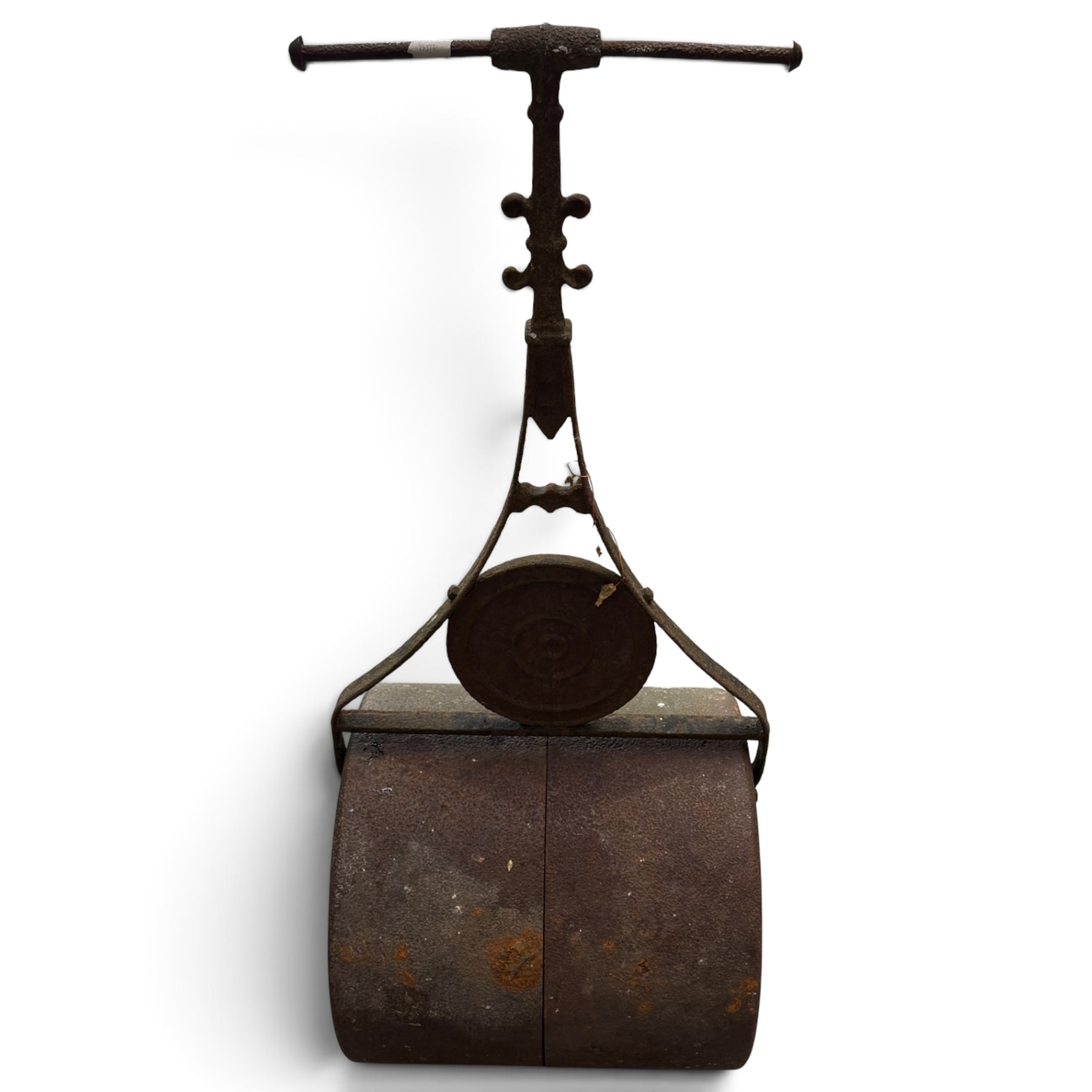 Edwardian cast iron garden lawn roller, handle over crocket-style spoke with moulded roundel medallion
