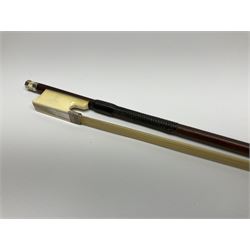 Early 20th century silver mounted pernambuco violin bow with ivory frog, stamped DODD L74.5cm