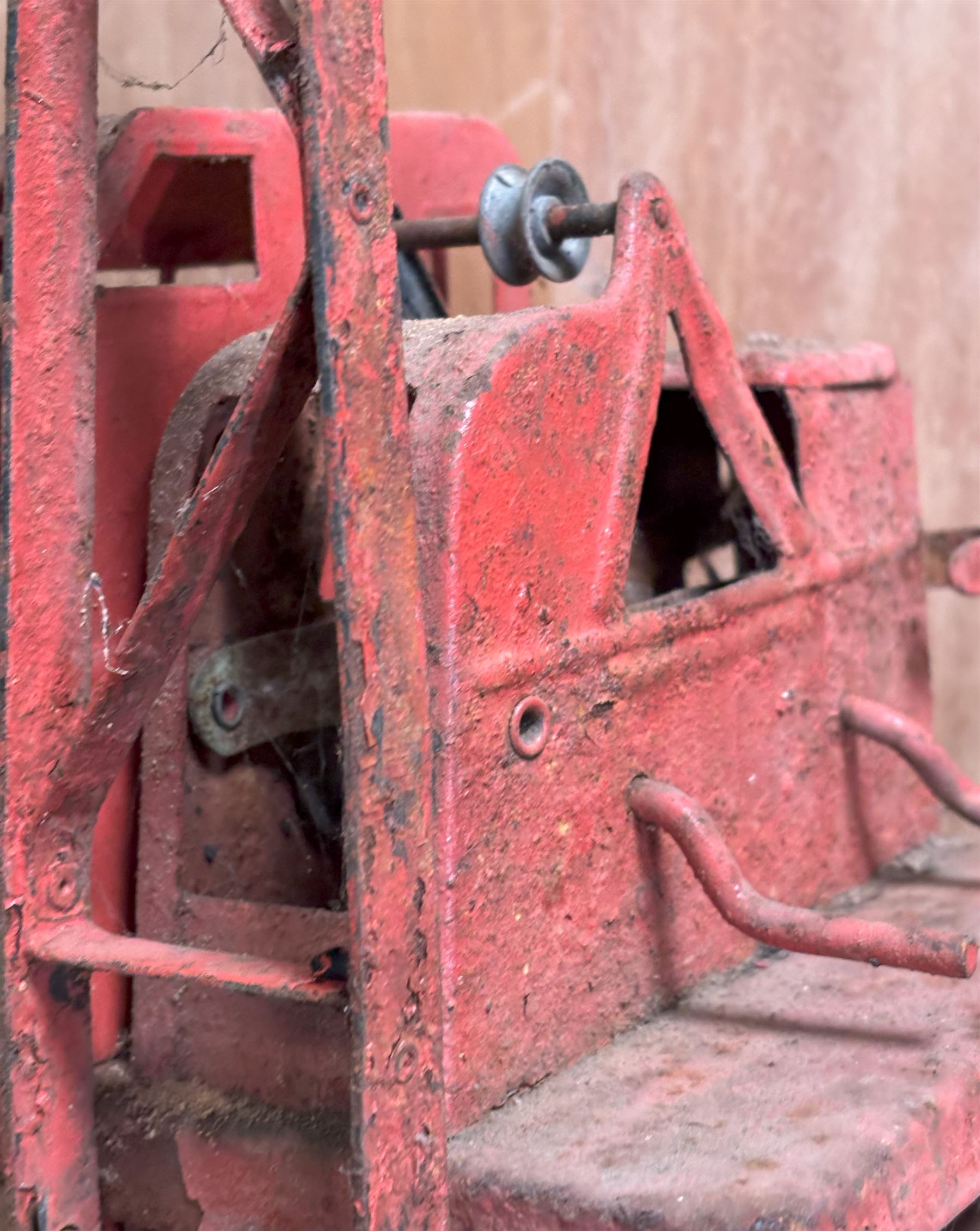 Triang model of the 4 ton Jones Mobile Crane, together with a Mamod model steam engine, and a Tonka toy loader (3)  - COLLECTION BY APPOINTMENT FROM: The White House, Thirsk Road, Easingwold, York, YO61 3NF - CALL 01723 507111 TO ARRANGE