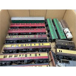 '00' gauge - thirteen predominantly Tri-ang passenger coaches; and fifteen goods wagons including Tri-ang, kit-built etc; all unboxed (28)