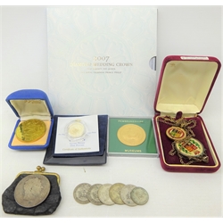  Great British 2007 five pound coin in folder, Baliwick of Jersey 2016 five pound coin, George III crown, small quantity of pre 1947 silver coins, Guernsey 1997 silver proof one pound coin etc  