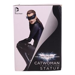 DC Collectibles The Dark Knight Rises Catwoman 1:6 Scale Icon Statue, boxed