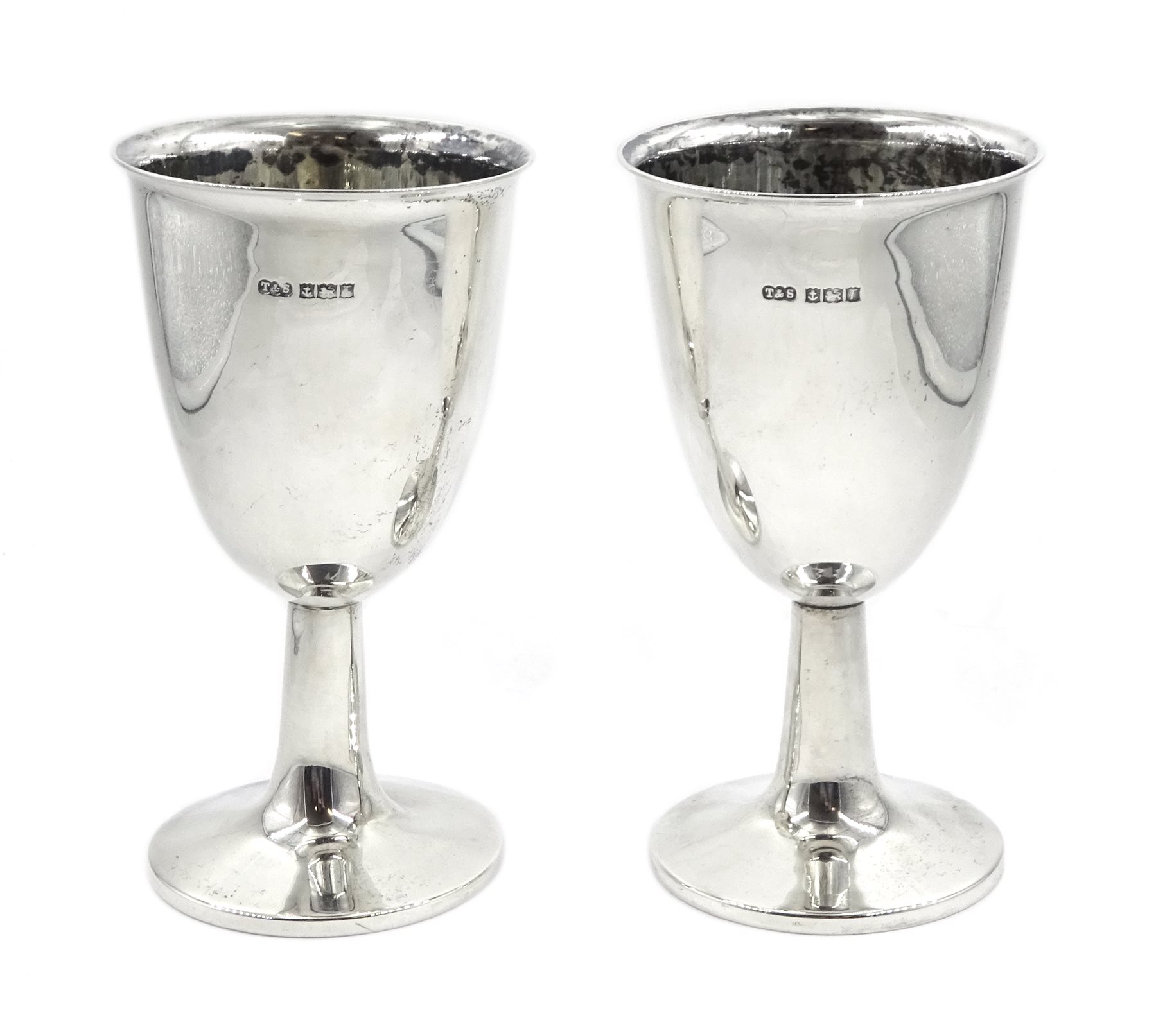 Pair of silver commemorative cups for the investiture of 'Prince Charles 1969' by Turner & Simpson Ltd, Birmingham 1968, approx 10.4oz