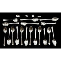 Collection of Victorian and later silver teaspoons and salt spoons, all hallmarked, approx 8.5oz