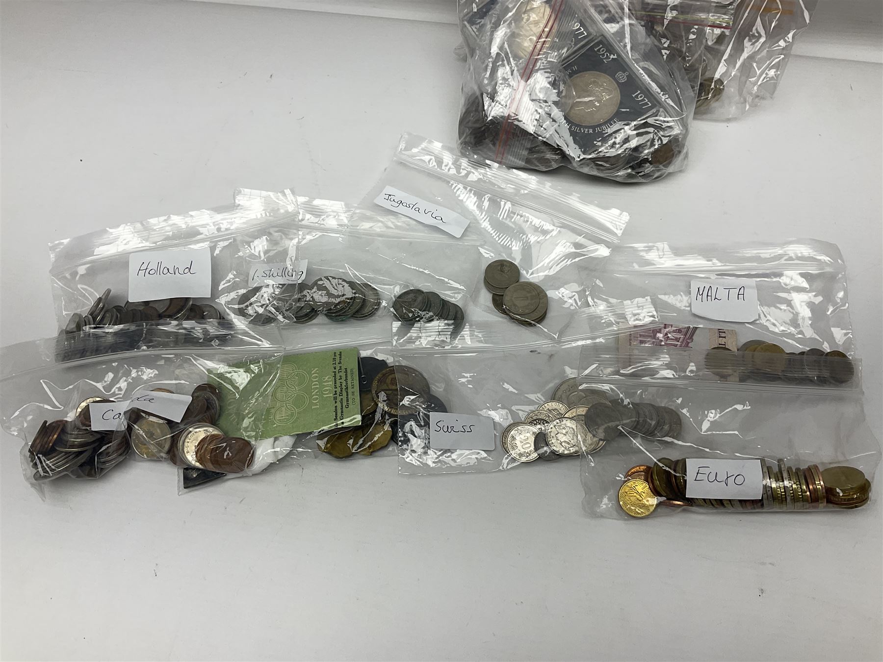 Great British and World coins, including pre-decimal coinage, French, Italian, German and other pre-Euro coinage, various medallions etc