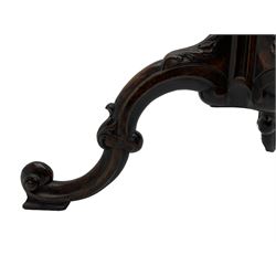 In the manner of Thomas Chippendale - mahogany tripod wine table, moulded pie crust border top on fluted stem with acanthus leaf carved baluster, three splayed acanthus carved supports in the form of c-scrolls, terminating at scroll carved feet with blocks, foliate carvings to knees 