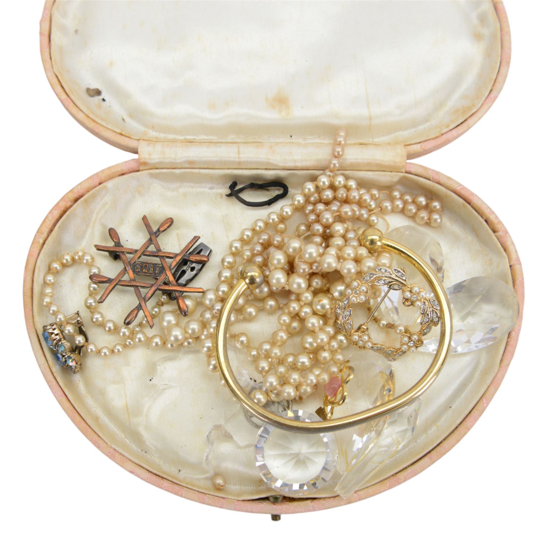 Collection of watches, including Seiko and Lorus examples, silver locket and a collection of costume jewellery