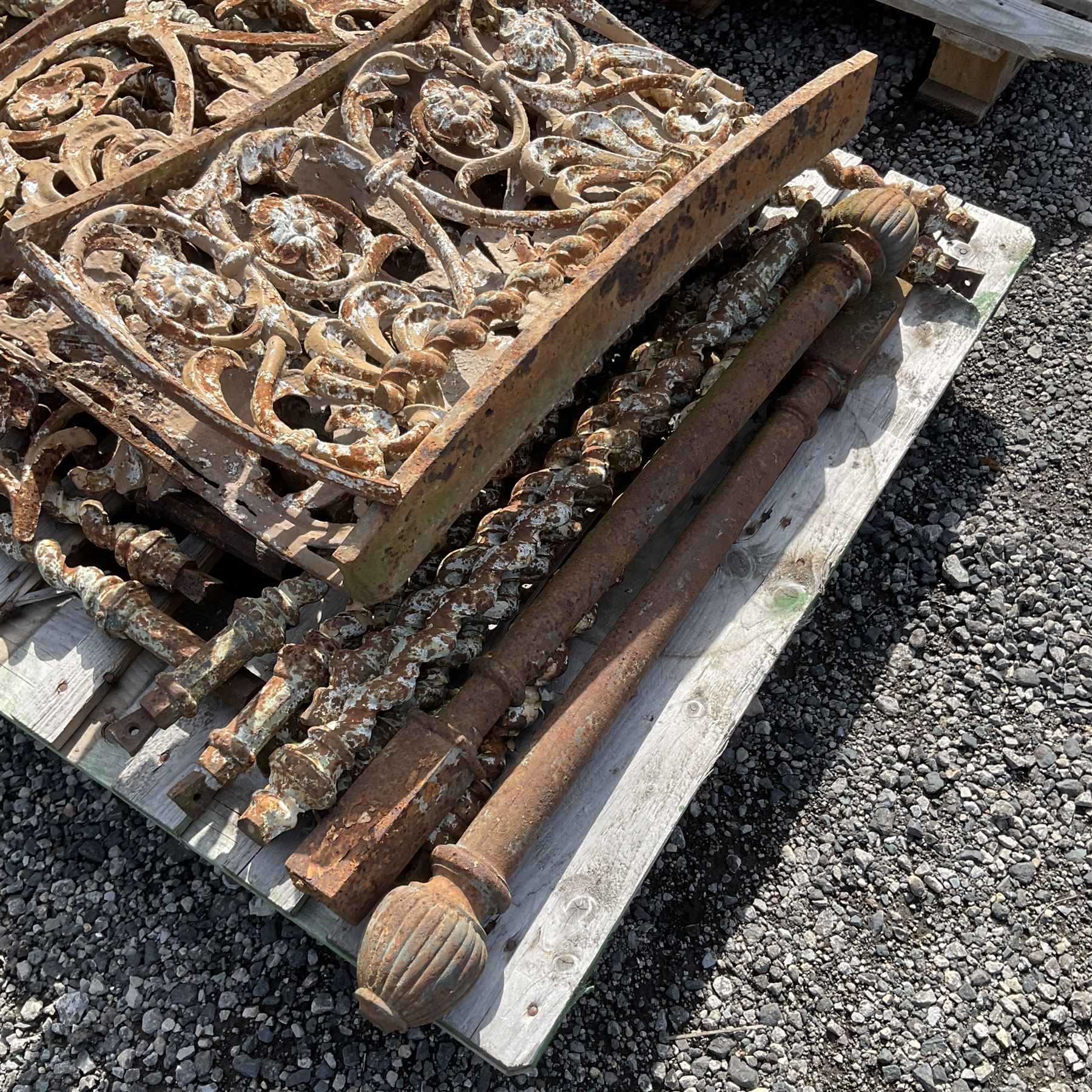 Cast iron staircase balustrade  - THIS LOT IS TO BE COLLECTED BY APPOINTMENT FROM DUGGLEBY STORAGE, GREAT HILL, EASTFIELD, SCARBOROUGH, YO11 3TX