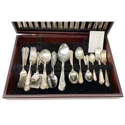 Canteen of silver plated Arthur Price of England cutlery, contained in a wooden case. 