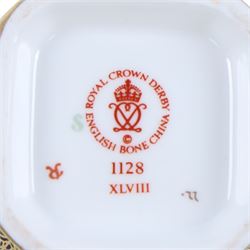 Royal Crown Derby Old Imari 1128 pattern cruet set, comprising salt, pepper and mustard pot 