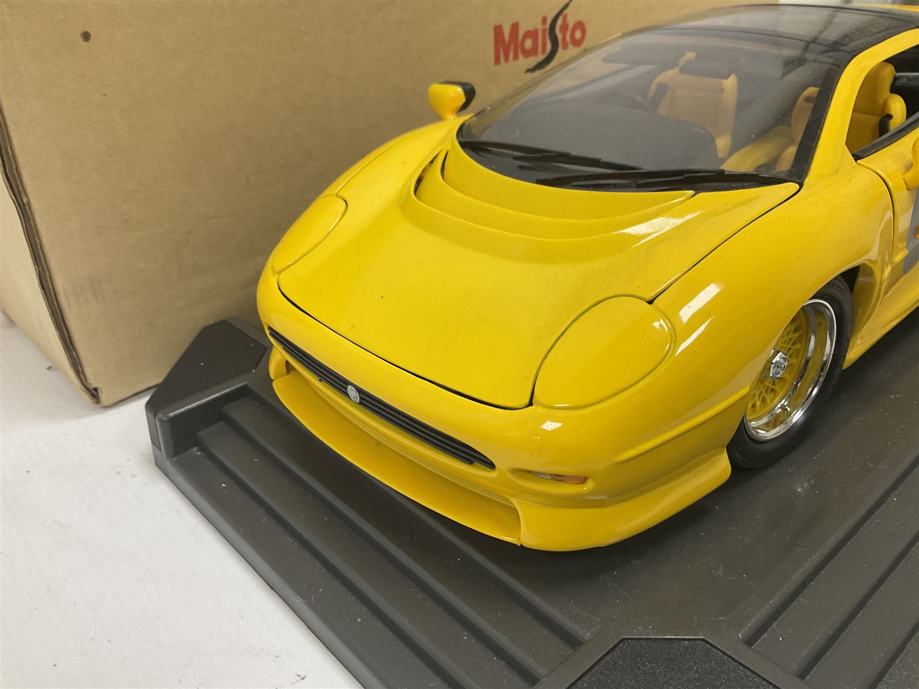 Two Maisto 1:12 scale cars comprising 1992 Jaguar XJ220 Racing car