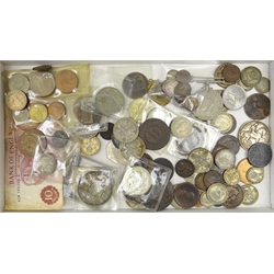  Collection of Great British and World coinage including Queen Victoria 1888 half crown, George VI 1937 crown and 1939 half crown, various other pre 1947 silver coins, provincial tokens, commemorative crowns, world coins etc  