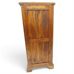 Neoclassical design cherry wood tall pedestal chest, fitted with seven drawers with swan neck handles, flanked by ebonised pilasters with composite capitals, fielded panelled sides on bracket feet