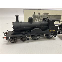 ‘00’ gauge - two kit built steam locomotives and tenders comprising GCR/LNER Class D6 4-4-0 Pollitt Passenger Engine no.2106 finished in LNER black with DJH Models box; Class D9 4-4-0 ‘Queen Mary’ no.62307 finished in BR black (2) 