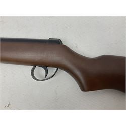 BSA Meteor .22 cal. air rifle with break-barrel action, serial no.TH80547, L106.5cm overall; in original box with accessories. NB: AGE RESTRICTIONS APPLY TO THE PURCHASE OF AIR WEAPONS.