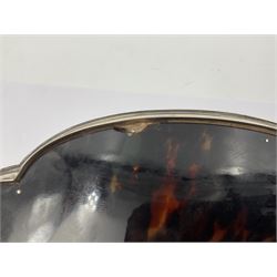1920's silver and tortoiseshell dressing table tray, of quatrefoil form, the lobed silver edge encasing a tortoiseshell center with silver acanthus detail, hallmarked Elkington & Co Ltd, Birmingham 1921, L25cm W18cm