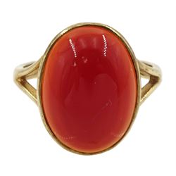 9ct gold single stone carnelian ring, Bi
