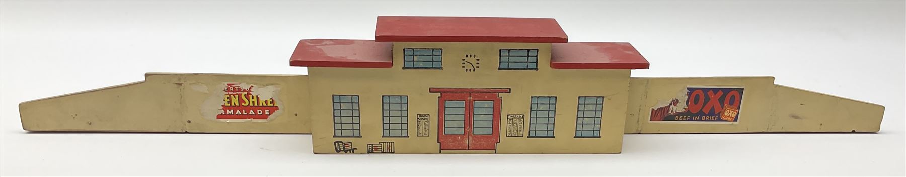 Hornby Dublo - wooden D1 Main Line Station and D1 Goods Depot, both in pale blue boxes; die-cast D1 Through Station in plain blue box; die-cast D1 Island Platform and D1 Signal Cabin, both in blue striped boxes (5)