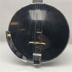 Stagg 5-string banjo L97.5cm; in soft carrying case