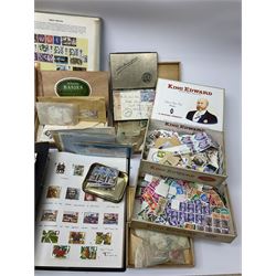 Great British and World stamps including Australia, Canada, Ceylon, Germany, India, Iraq, Italy, Netherlands, Thailand etc, Queen Victoria and later Great British stamps, various Queen Elizabeth II mint stamps including miniature sheets etc, in various albums and loose and a small number of coins, in one box
