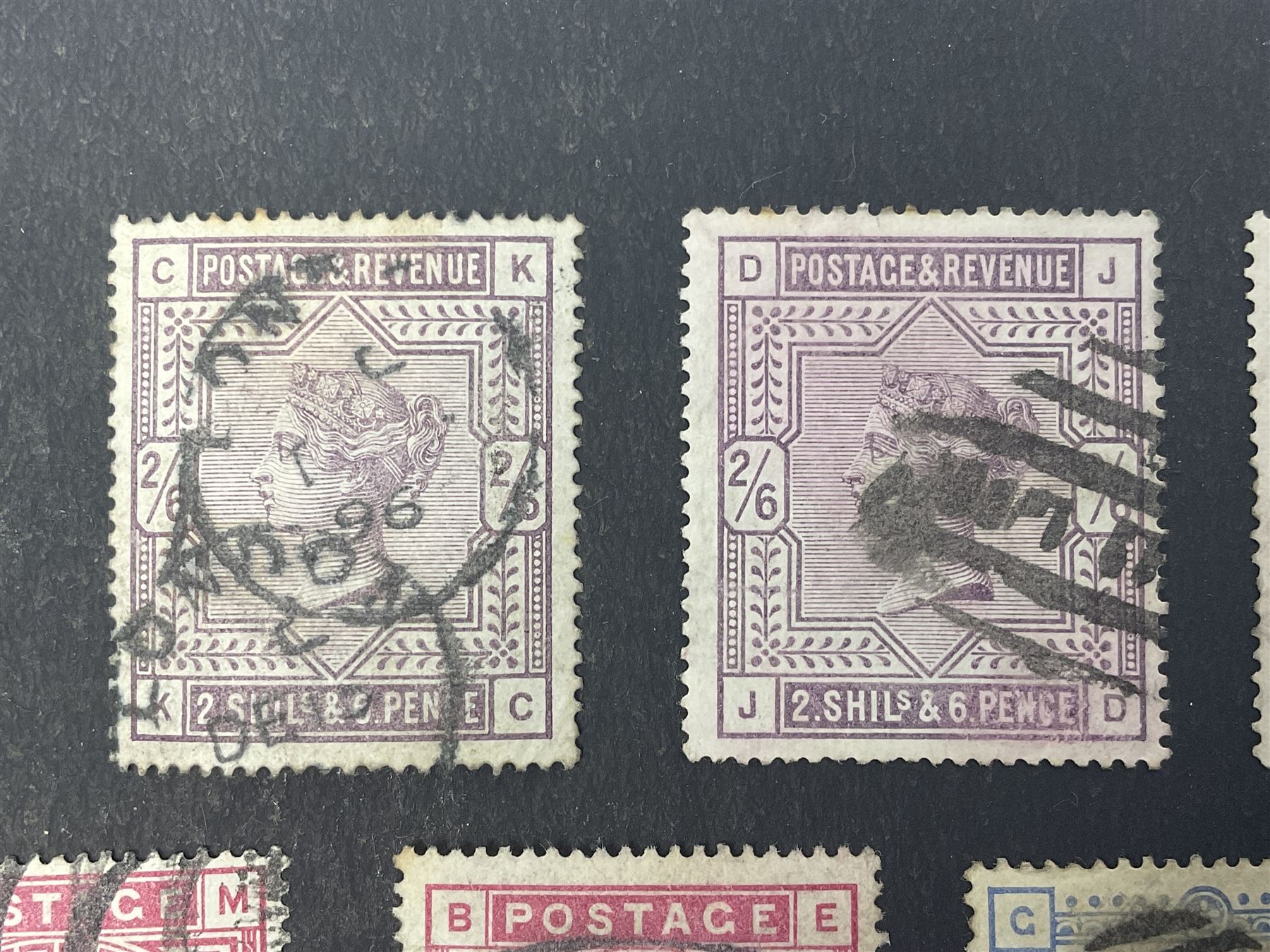 Great Britain Queen Victoria 1883-4 stamps, comprising three two shillings and sixpence, two five shillings and two ten shillings, all used, all previously mounted