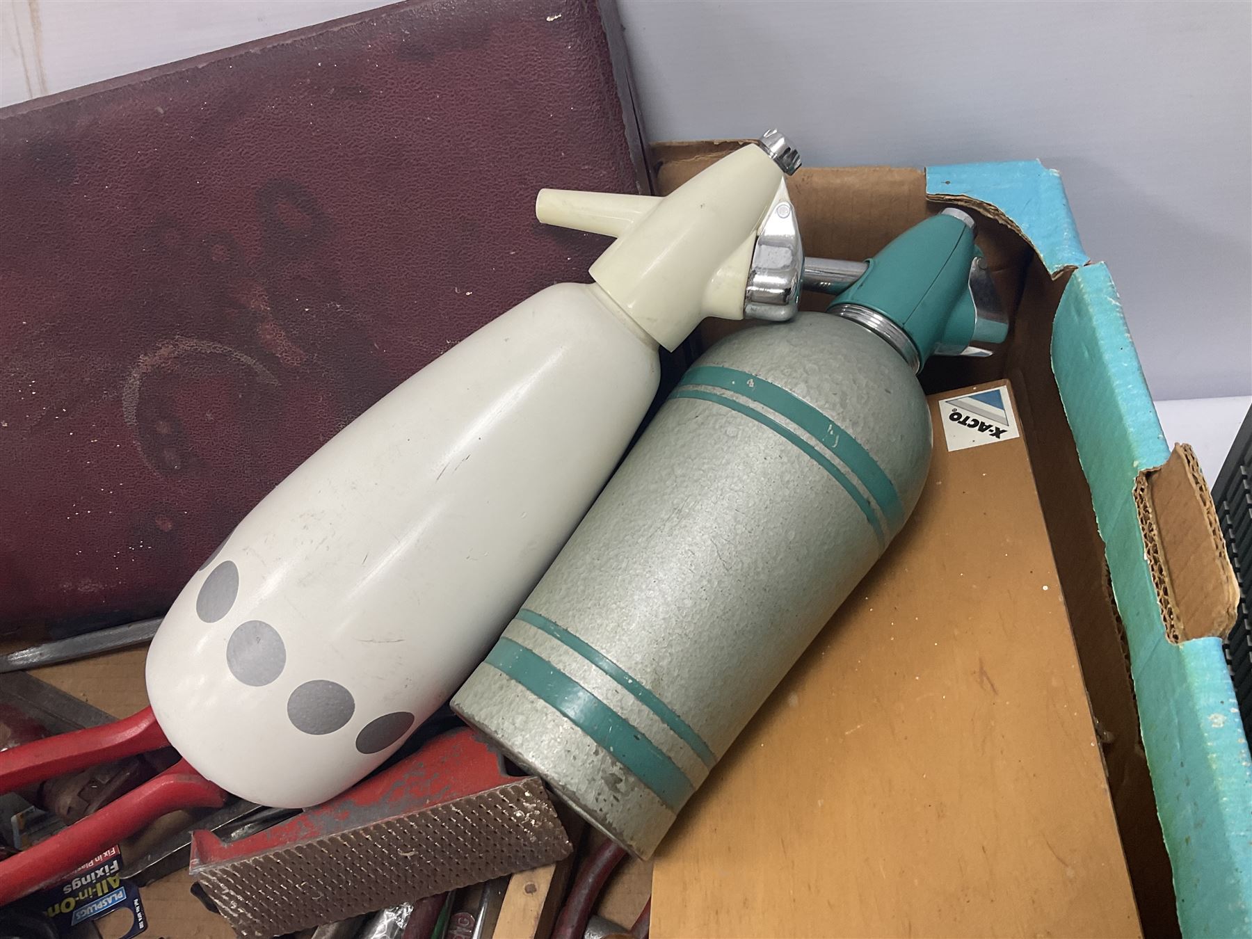 Alba TR10 Portable black and white TV with 3 band radio and Matsu travel clock radio together with quantity of various tools and Sparklets Limited soda syphon, together with BOC soda syphon, Serial No. Shuz, tallest example H32cm