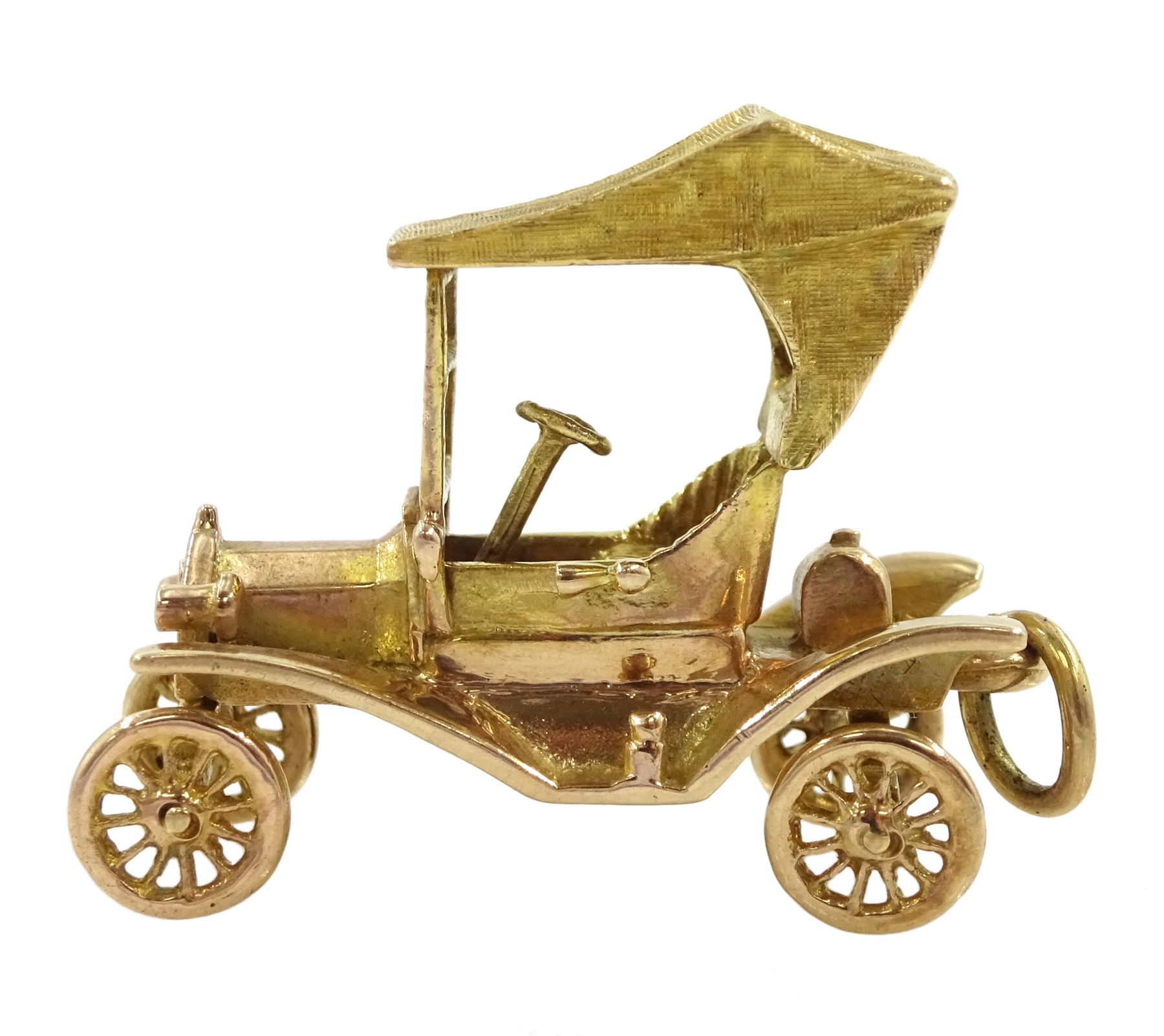9ct gold Ford Model T classic car pendant / charm, hallmarked