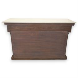 20th century carved hardwood console table in Renaissance taste, moulded marble slab top over a frieze decorated with festoons and roundels, the angles carved with grotesque mask brackets, supported by six fluted columns with carved mask and paw feet terminals, on a stepped plinth base with mirrored back