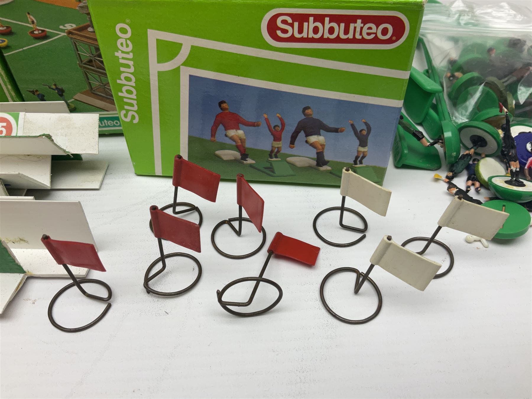Subbuteo - Club Edition Gift Set, Scoreboard 61158, Outside Broadcast Unit 61208, TV Tower C110, part-set light weight team and further associated figures, accessories etc 