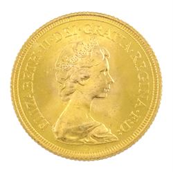 Queen Elizabeth II 1974 gold full sovereign coin