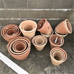 A quantity of terracotta pots, various shapes and sizes (approx 28)