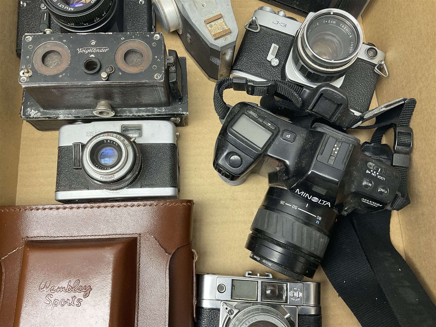 Large collection of cameras to include folding and SLR examples, including Rank Aldis, Agfa, Yashica, etc