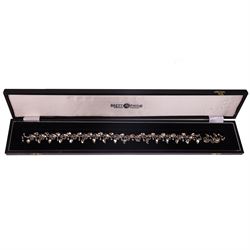 Brett Payne silver and 9ct gold fruiting vine necklace, seventeen links with alternating pears and apples and 9ct gold leaves, Sheffield 1998, boxed