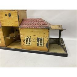 Märklin/Bing - c1930s tin-plate railway station in the style of a WW2 German station for ‘0’ gauge 