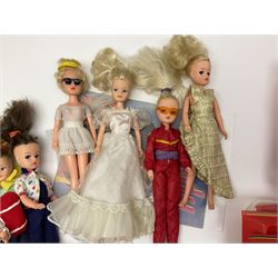 Sindy - ten 1980s 033055X dressed fashion dolls; together with a quantity of loose clothing, shoes and other accessories