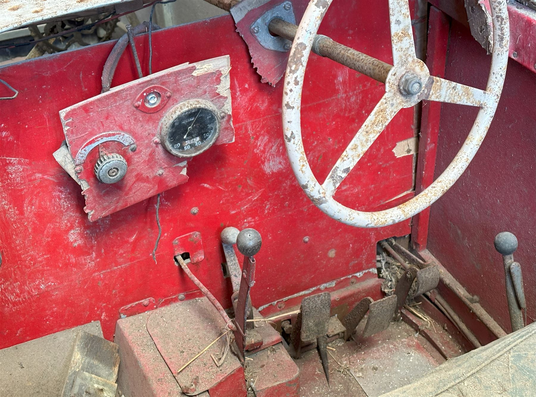 1930's open top two seater electric cycle sports car, in barn find condition, powered by 12v batteries and an electric motor. N.B. There is photographic evidnce to suggest this car was previosuly road registered with 'DMT8' liscence plate. L270cm, W100cm.  - COLLECTION BY APPOINTMENT FROM: The White House, Thirsk Road, Easingwold, York, YO61 3NF - CALL 01723 507111 TO ARRANGE