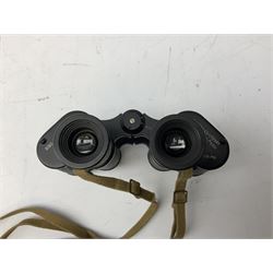 Pair of WWII 1943 Kershaw Bino. Prism No.2 MKII x6 binoculars, No. 190671, in canvas case