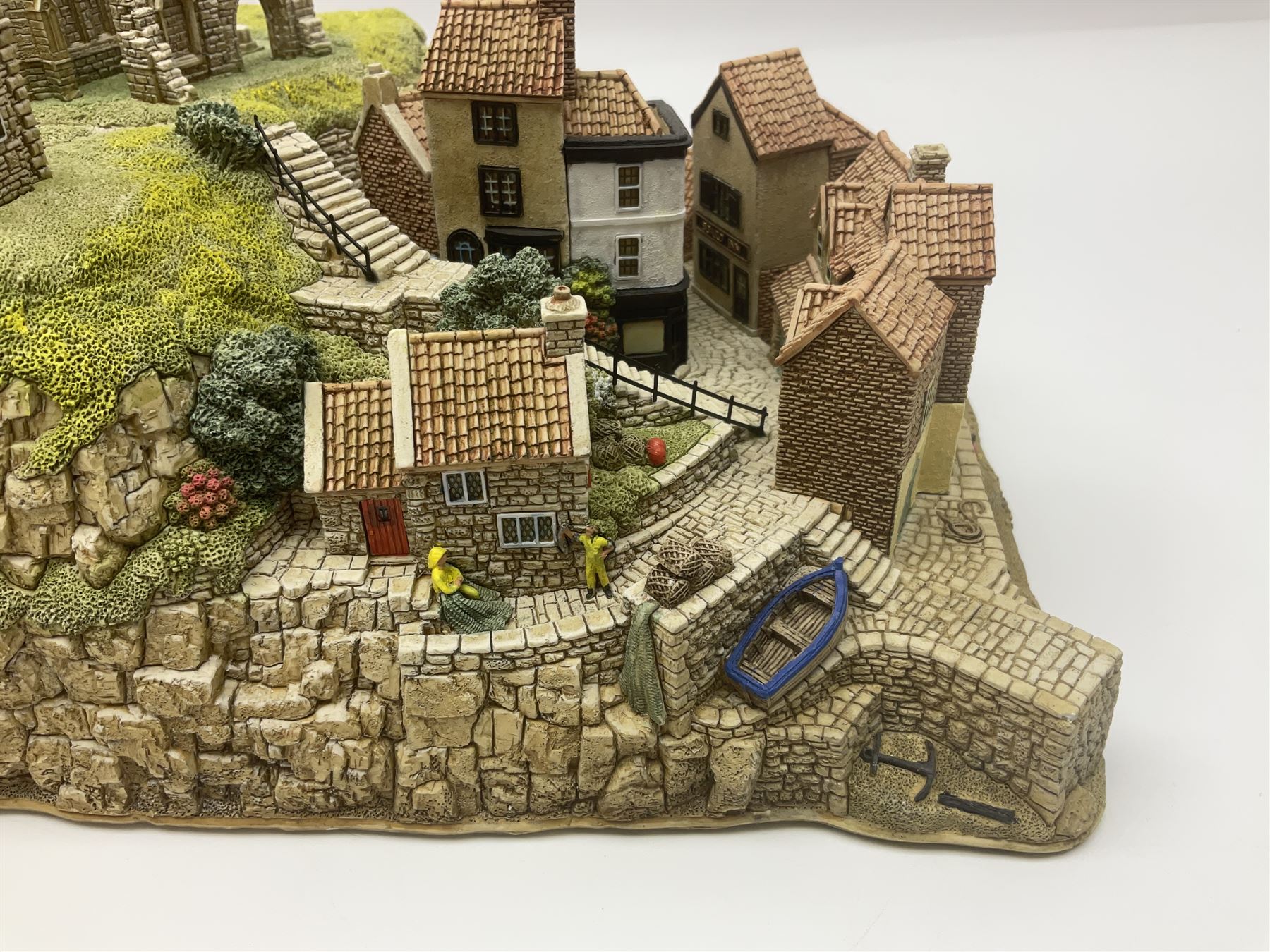 Lilliput Lane Whitby Harbour, limited edition 557/850, with certificate of authenticity and original box, H15cm