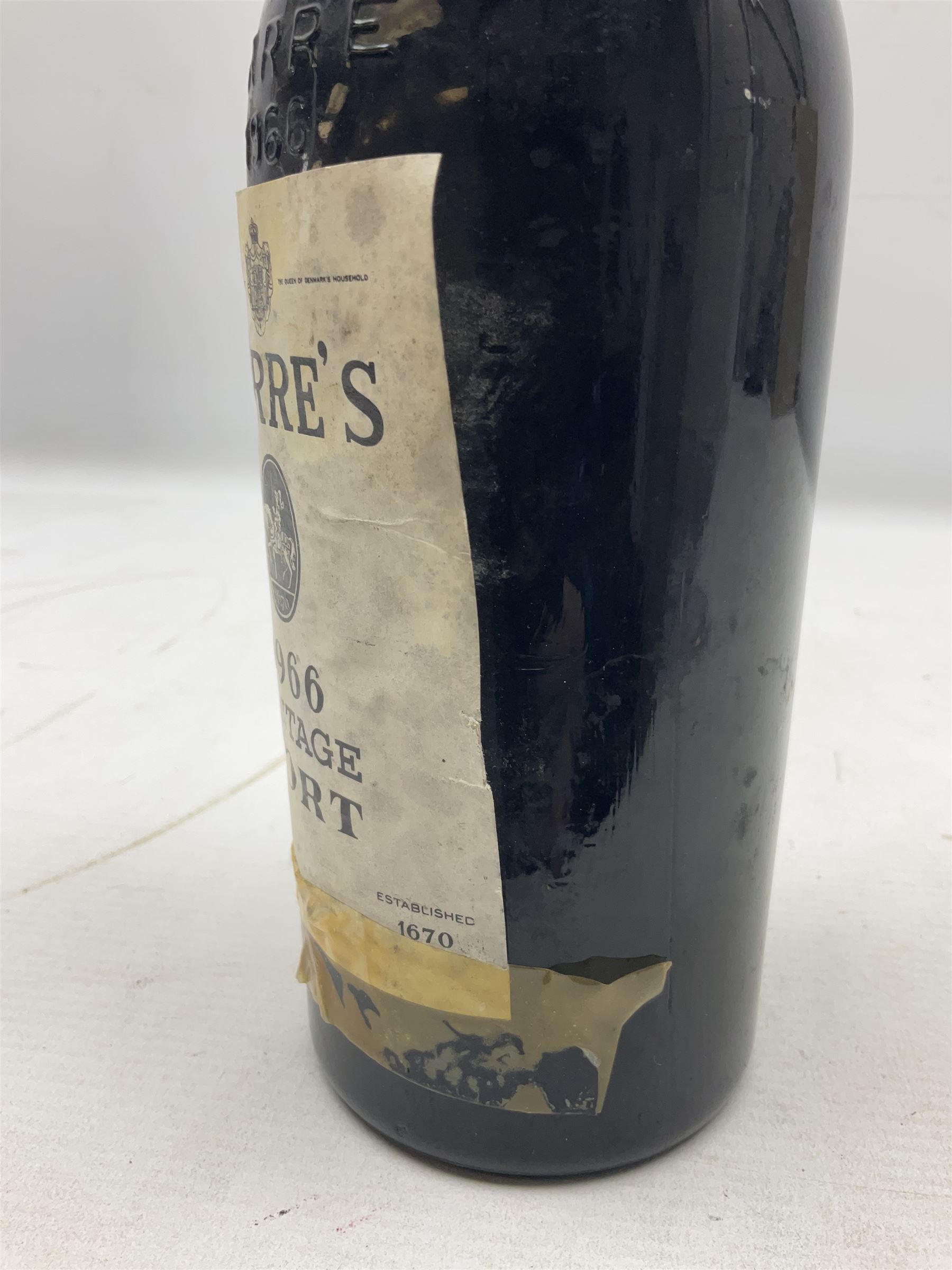 Warre's 1966, vintage port, unknown contents and proof 