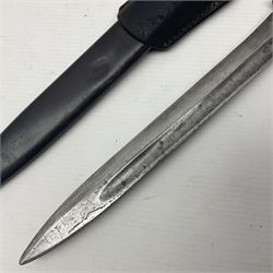 WWII German K98 Mauser bayonet, the 24.5cm fullered blade marked 41aSW for 1941; No.9534; in steel scabbard with corresponding numbers and leather frog L42cm overall