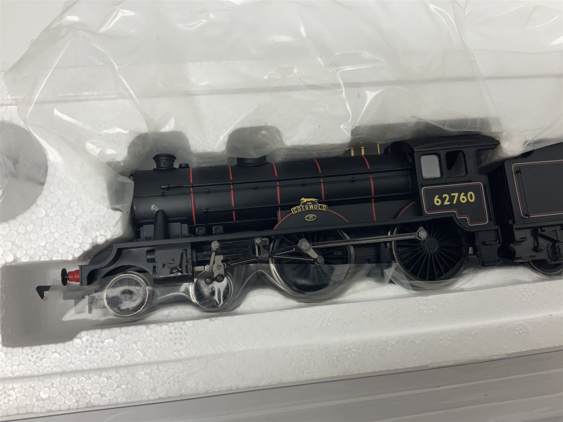Hornby '00' gauge - D49/1 Hunt Class 4-4-0 locomotive 'The Cotswold' No.62760; and Class J15 0-6-0 locomotive No.65475; both DCC ready; both boxed (2)